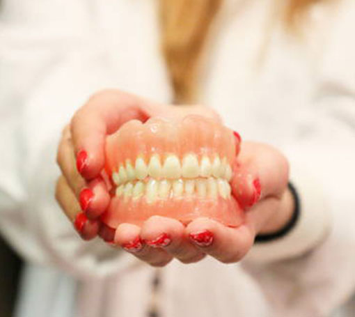 dentures in Vikaspuri